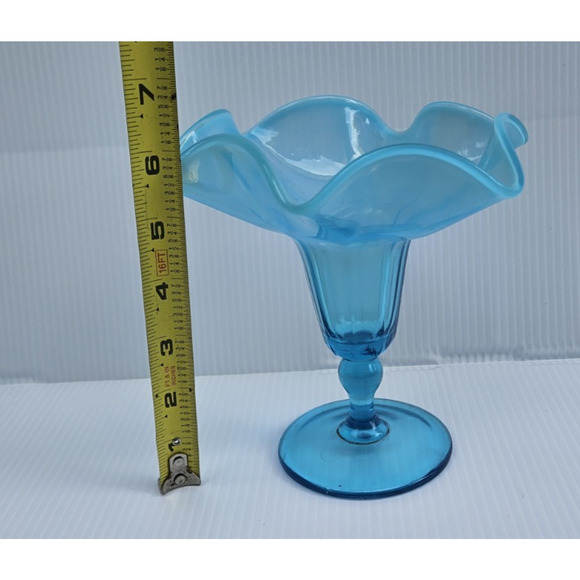 Vintage Fenton Celeste Blue #400 Ruffled Vase 5.75" H - Picture 7 of 7
